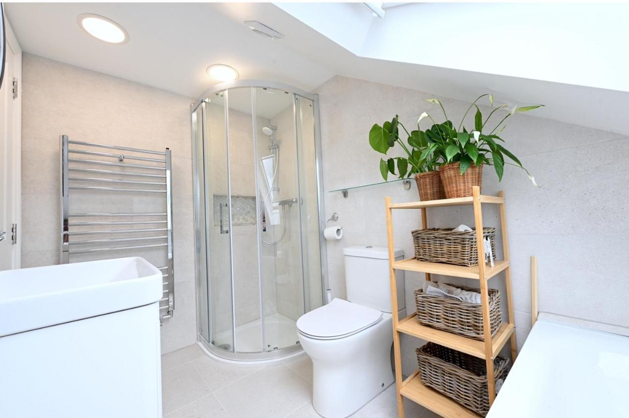 Stylish & Spacious 4 Beds House Casa vacanze