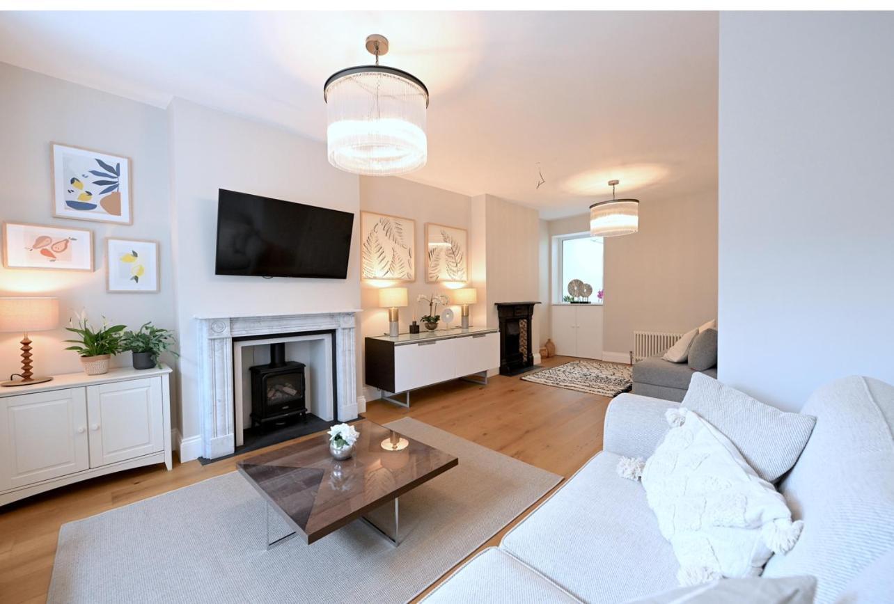 Stylish & Spacious 4 Beds House Casa vacanze *