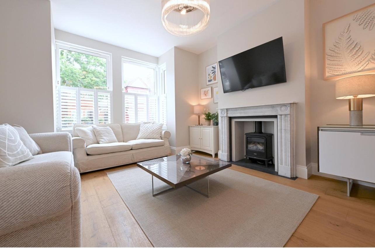 Stylish & Spacious 4 Beds House Londra